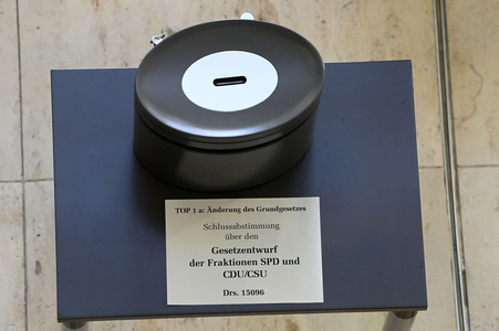 214. Sitzung des Deutschen Bundestages in Berlin