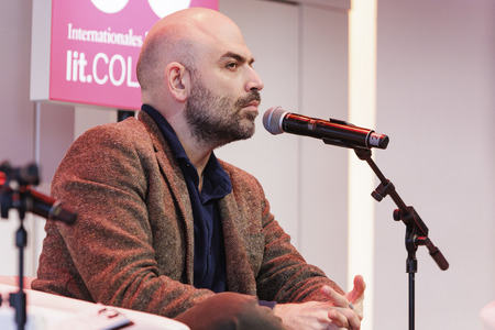Roberto Saviano und Barbara Auer auf der lit.Cologne 2025 in Köln