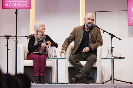 Roberto Saviano und Barbara Auer auf der lit.Cologne 2025 in Köln