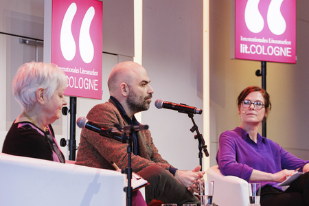 Roberto Saviano und Barbara Auer auf der lit.Cologne 2025 in Köln
