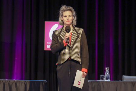 Annette Frier und Maren Kroymann auf der lit.Cologne 2025 in Köln