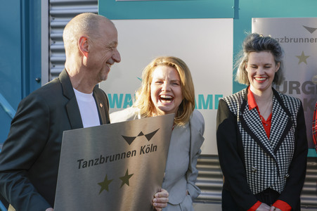 Ehrung zu 20 Jahre lit.Cologne-Lesungen am Tanzbrunnen in Köln