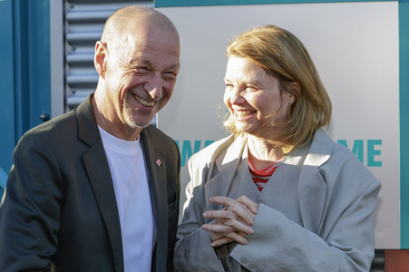 Ehrung zu 20 Jahre lit.Cologne-Lesungen am Tanzbrunnen in Köln