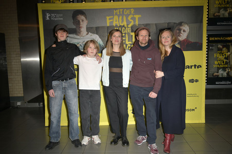 Filmpremiere 'Mit der Faust in die Welt schlagen' in Berlin