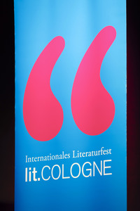 Esther Schweins, Dietmar Bär und Thomas Böhm auf der lit.Cologne 2025 in Köln