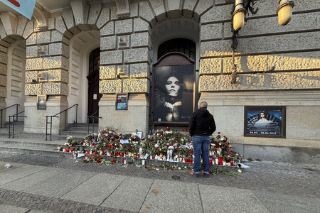 Gedenken an AnNa R. am Theater des Westens in Berlin