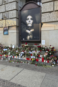 Gedenken an AnNa R. am Theater des Westens in Berlin