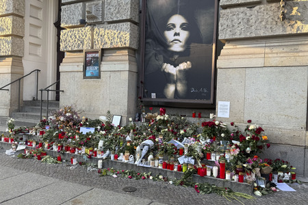 Gedenken an AnNa R. am Theater des Westens in Berlin