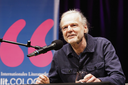 Wolf Haas auf der lit.Cologne 2025 in Köln