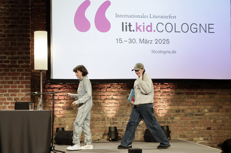 Anna Thalbach und Nellie Thalbach auf der lit.kid.Cologne 2025 in Köln