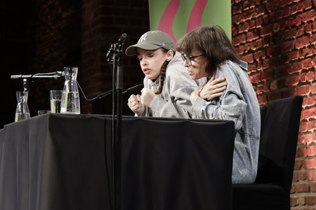 Anna Thalbach und Nellie Thalbach auf der lit.kid.Cologne 2025 in Köln