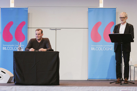 Devid Striesow und Paul Ingendaay  auf der lit.Cologne 2025 in Köln