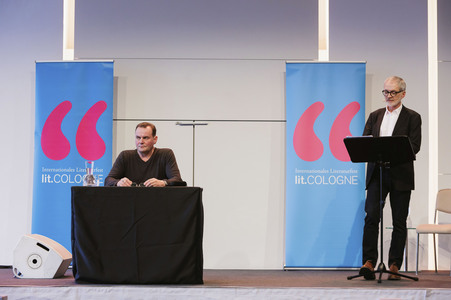 Devid Striesow und Paul Ingendaay  auf der lit.Cologne 2025 in Köln