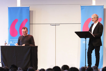 Devid Striesow und Paul Ingendaay  auf der lit.Cologne 2025 in Köln