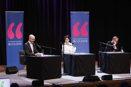 Samuel Finzi, Nina Kunzendorf und Jakob Hein auf der lit.Cologne 2025 in Köln