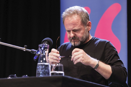 Samuel Finzi, Nina Kunzendorf und Jakob Hein auf der lit.Cologne 2025 in Köln