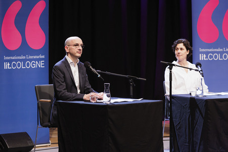 Samuel Finzi, Nina Kunzendorf und Jakob Hein auf der lit.Cologne 2025 in Köln