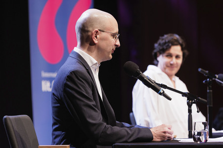 Samuel Finzi, Nina Kunzendorf und Jakob Hein auf der lit.Cologne 2025 in Köln