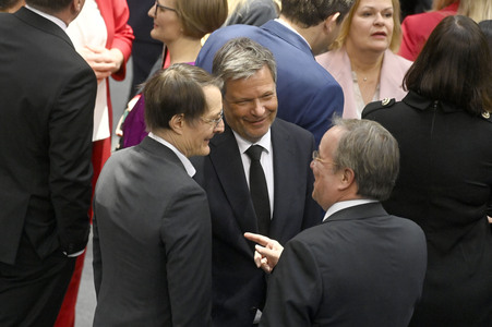 Konstituierende Sitzung des 21. Deutschen Bundestages in Berlin