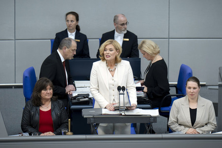 Konstituierende Sitzung des 21. Deutschen Bundestages in Berlin