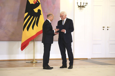 Entlassung der Bundesregierung durch den Bundespräsidenten in Berlin