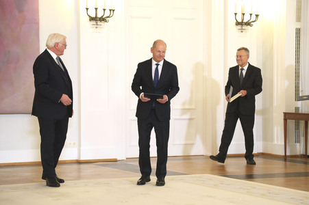 Entlassung der Bundesregierung durch den Bundespräsidenten in Berlin