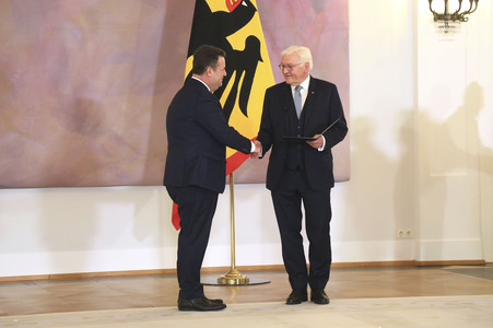 Entlassung der Bundesregierung durch den Bundespräsidenten in Berlin