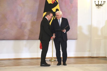 Entlassung der Bundesregierung durch den Bundespräsidenten in Berlin