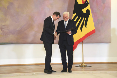 Entlassung der Bundesregierung durch den Bundespräsidenten in Berlin