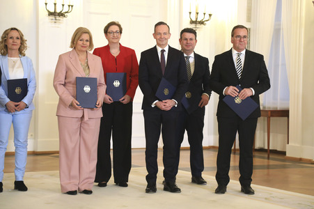 Entlassung der Bundesregierung durch den Bundespräsidenten in Berlin