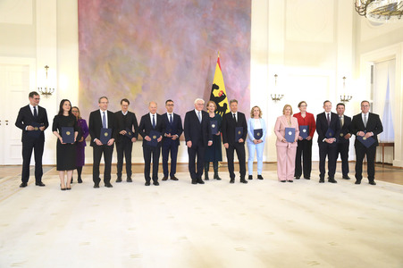 Entlassung der Bundesregierung durch den Bundespräsidenten in Berlin