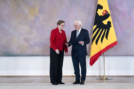 Entlassung der Bundesregierung durch den Bundespräsidenten in Berlin