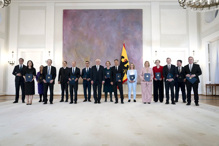 Entlassung der Bundesregierung durch den Bundespräsidenten in Berlin