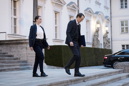 Entlassung der Bundesregierung durch den Bundespräsidenten in Berlin