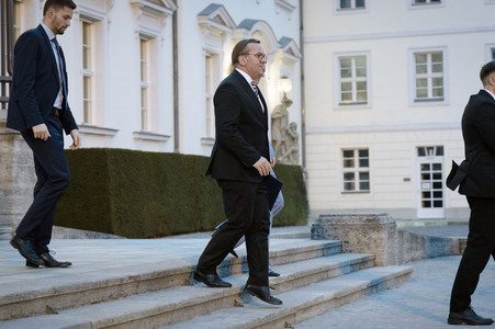 Entlassung der Bundesregierung durch den Bundespräsidenten in Berlin