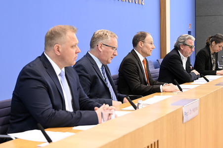Bundespressekonferenz Entwurf eines Gesetzes zur Schlichtung von Tarifkonflikten in Berlin