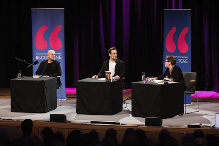 Joël Dicker und Christian Berkel auf der lit.Cologne 2025 in Köln