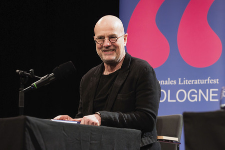 Joël Dicker und Christian Berkel auf der lit.Cologne 2025 in Köln