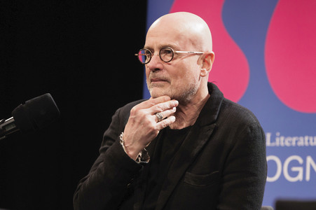 Joël Dicker und Christian Berkel auf der lit.Cologne 2025 in Köln