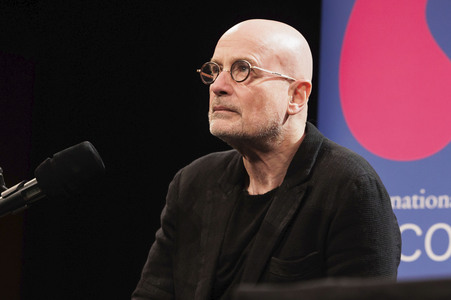 Joël Dicker und Christian Berkel auf der lit.Cologne 2025 in Köln