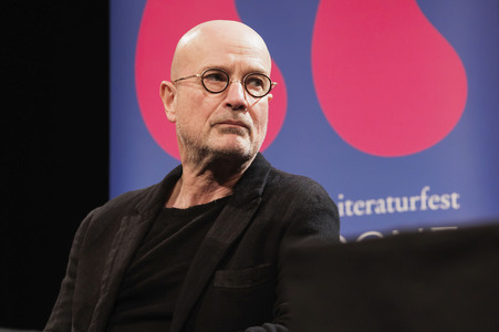 Joël Dicker und Christian Berkel auf der lit.Cologne 2025 in Köln