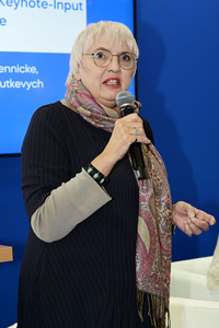 Claudia Roth auf der Leipziger Buchmesse 2025