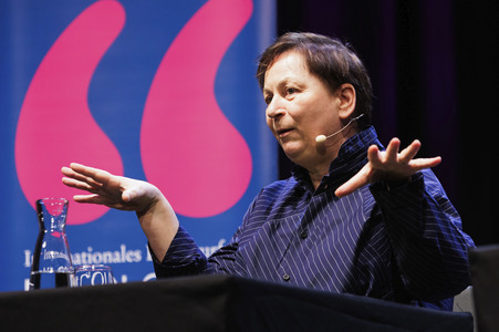 Anne Enright und Anna Schudt auf der lit.Cologne 2025 in Köln