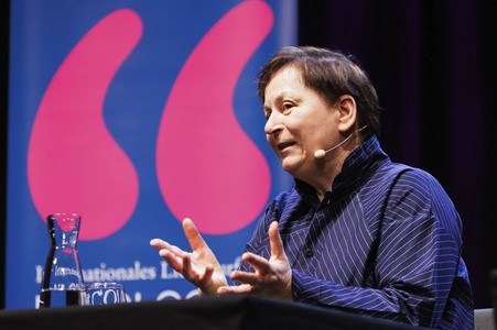 Anne Enright und Anna Schudt auf der lit.Cologne 2025 in Köln