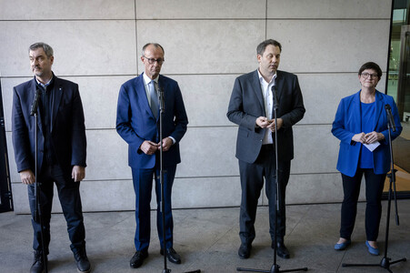 Gemeinsames Auftaktstatement der Parteivorsitzenden von CDU, CSU und SPD zur Bildung einer neuen Regierungskoalition in Berlin