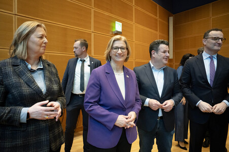 Gemeinsames Auftaktstatement der Parteivorsitzenden von CDU, CSU und SPD zur Bildung einer neuen Regierungskoalition in Berlin