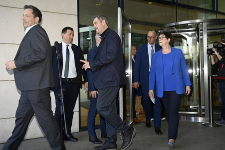 Gemeinsames Auftaktstatement der Parteivorsitzenden von CDU, CSU und SPD zur Bildung einer neuen Regierungskoalition in Berlin