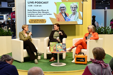Katja Meinecke-Meurer und Lena Stenz auf der Leipziger Buchmesse 2025