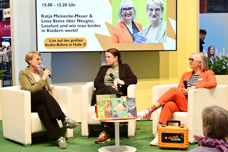 Katja Meinecke-Meurer und Lena Stenz auf der Leipziger Buchmesse 2025