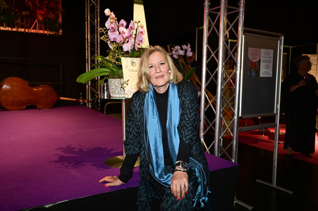 Taufe einer Orchidee auf den Namen 'Suzanne von Borsody' in Dresden